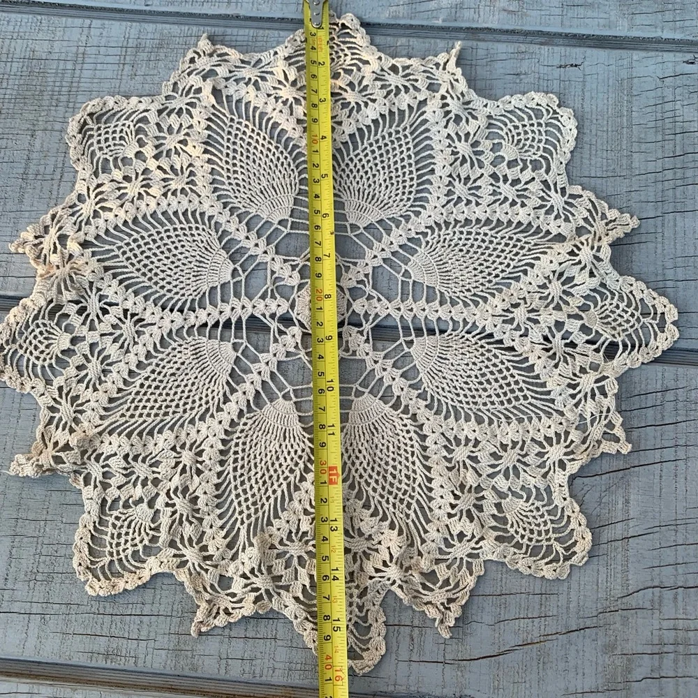 Vintage Handmade Pineapple Crochet Doily 16” Ecru Off-White Lace Centerpiece